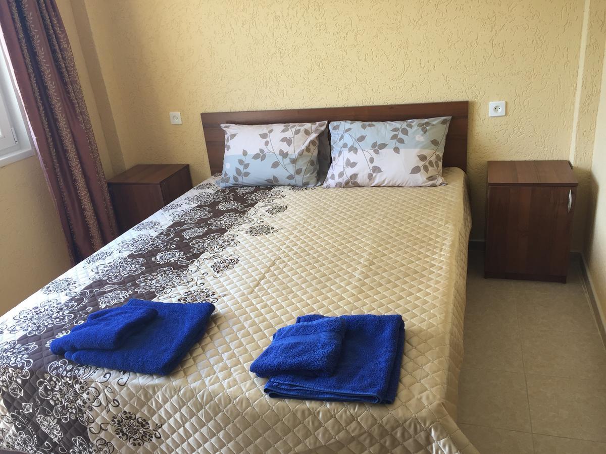 Dionisy Guest House ピツンダ エクステリア 写真