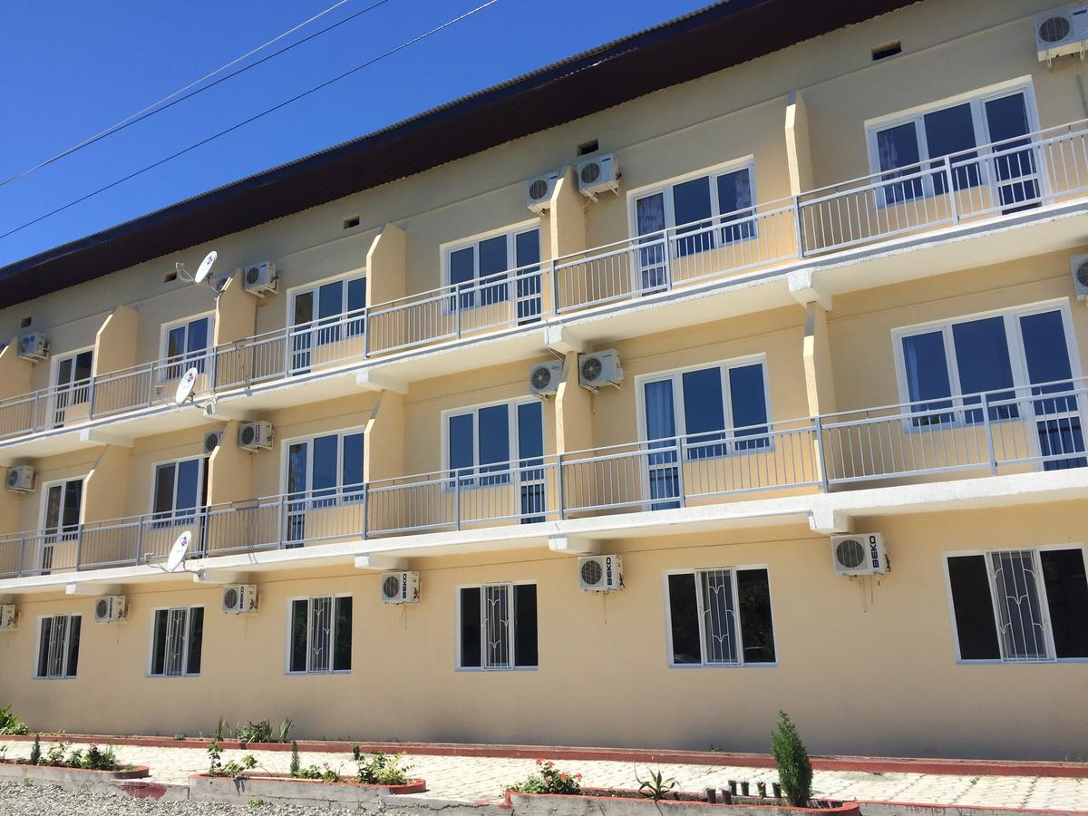 Dionisy Guest House ピツンダ エクステリア 写真