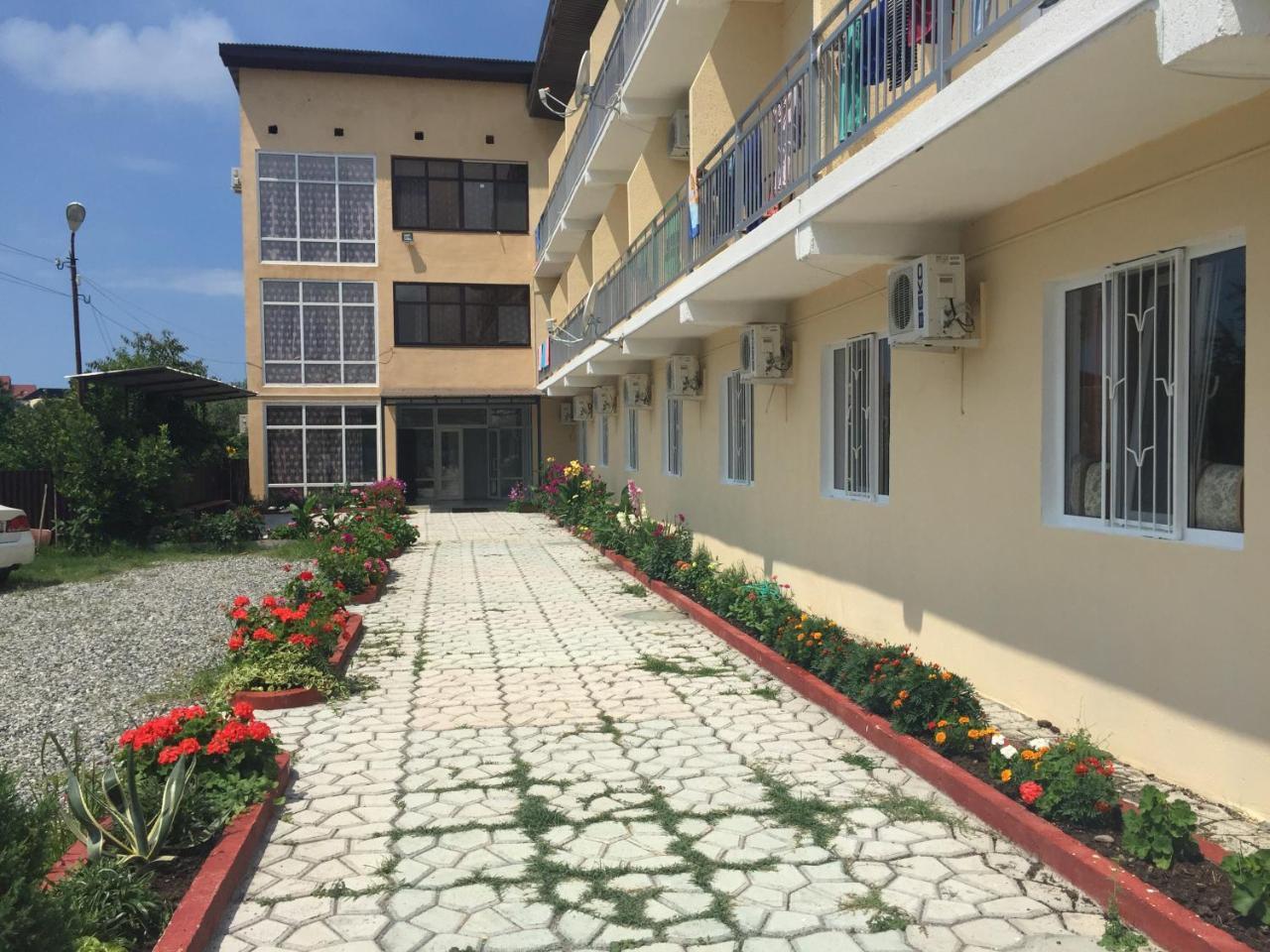 Dionisy Guest House ピツンダ エクステリア 写真